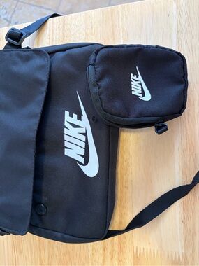 Nike Black Messenger Crossbody with Detachable Pouch